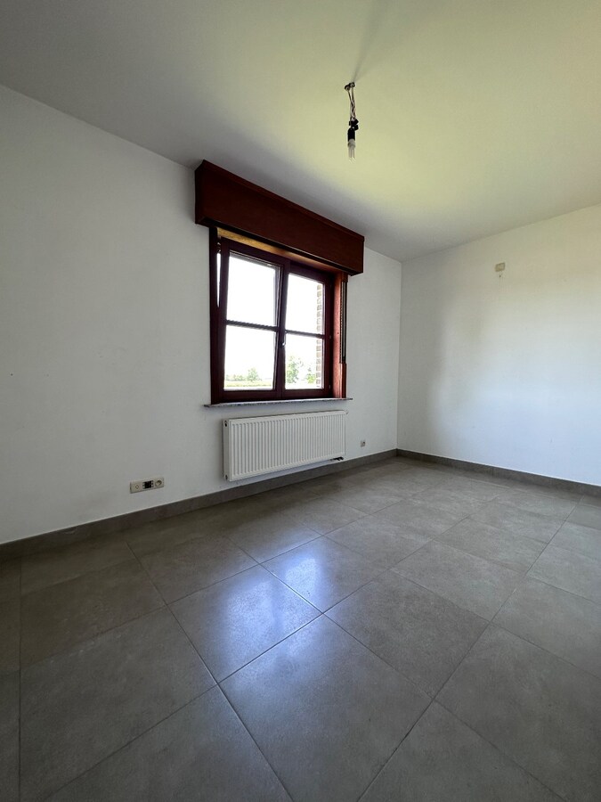 Rustig gelegen alleenstaande woning te Leke 