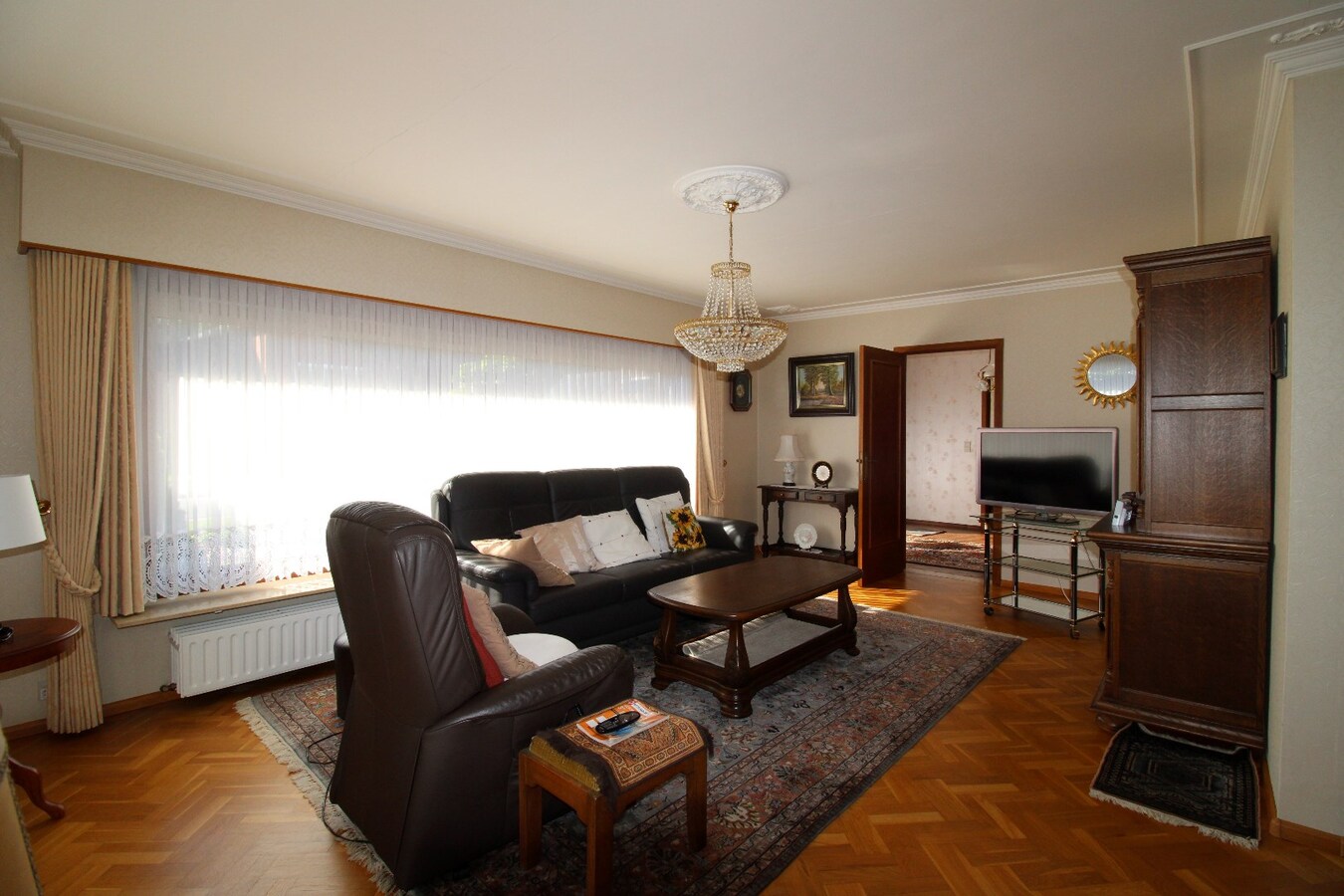 Perfect onderhouden gelijkvloerse woning met ca. 1 ha grond 