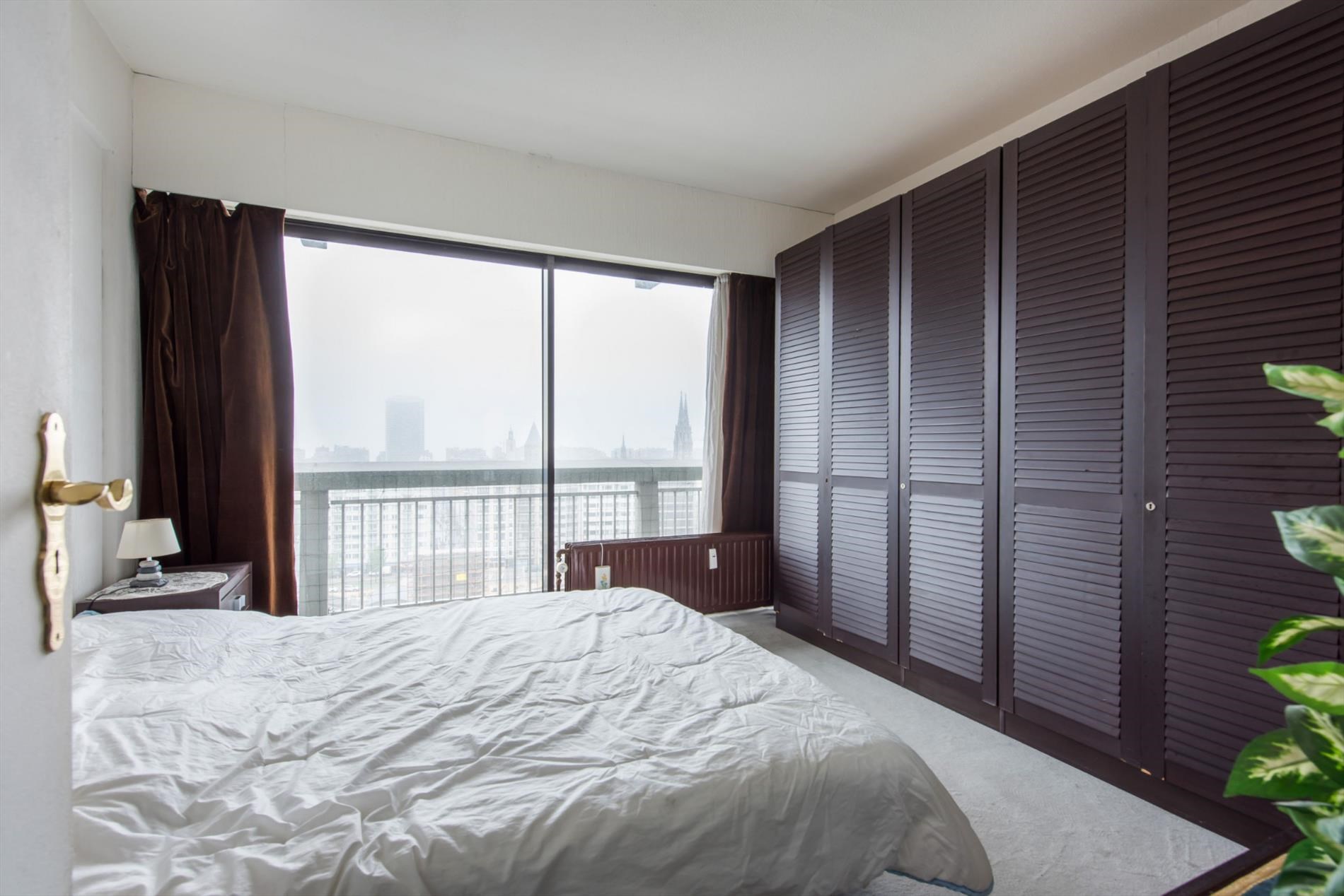 APP. DE VACANCES  AVEC VUE SPENDIDE SUR LE PORT DE PLAISANCE 