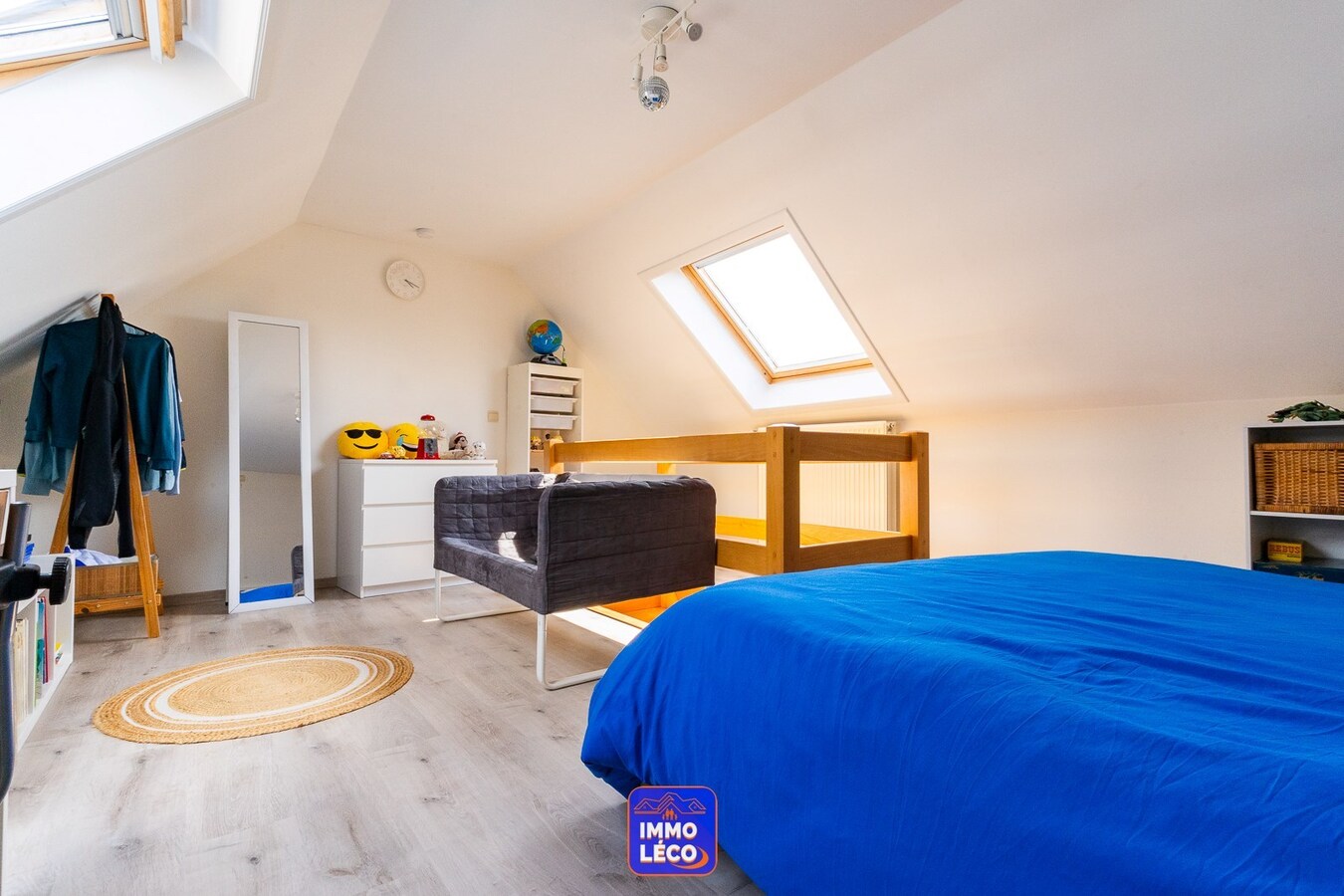 Appartement "Triplex" avec garage, dans le centre du village de Luingne ! 