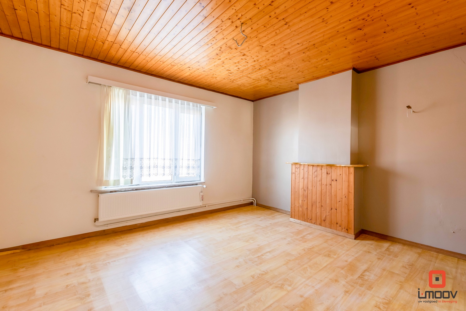 Op te knappen 5 slaapkamerwoning (203m²) 