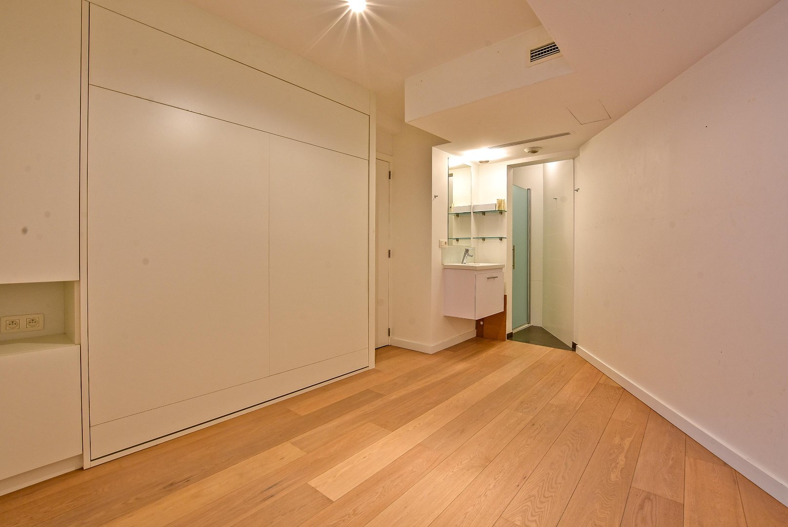 Luxueus praktisch appartement (122m² + 30 m²) met rondom terrassen te Nieuwpoort-Stad 