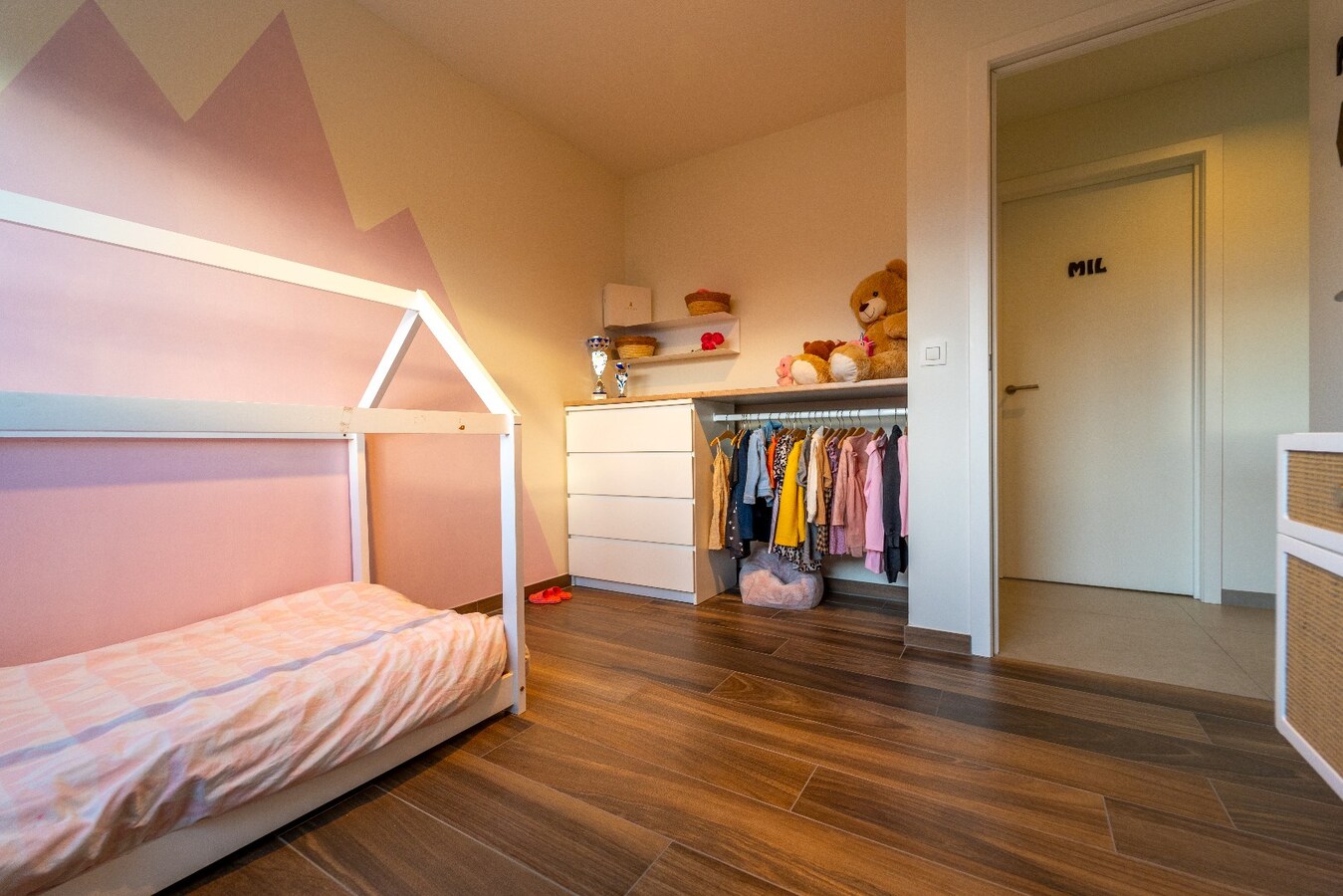 Prachtige villa met tuin, terras &amp; garage in Hasselt - 3 slaapkamers, bouwjaar 2019. 