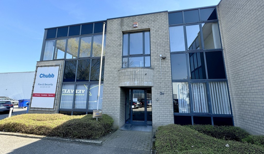 Bedrijfsunit te huur vlakbij oprit A12 te Aartselaar