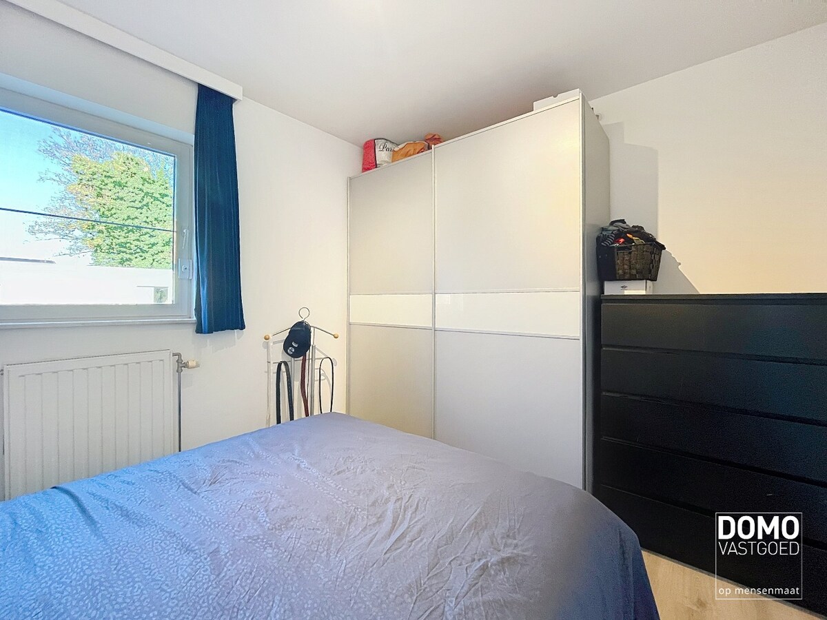 RUIM APPARTEMENT MET TERRAS, 2 SLAAPKAMERS EN PARKEERPLAATS IN HET CENTRUM VAN HASSELT 