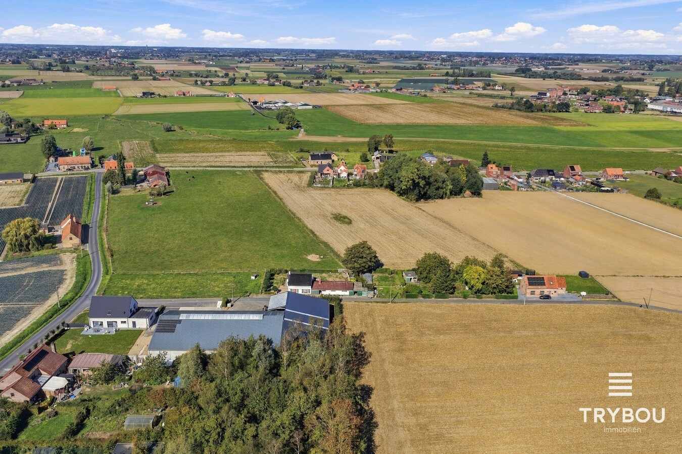 Landelijk gelegen woning met opslagplaats op 3687m² in Merkem! 