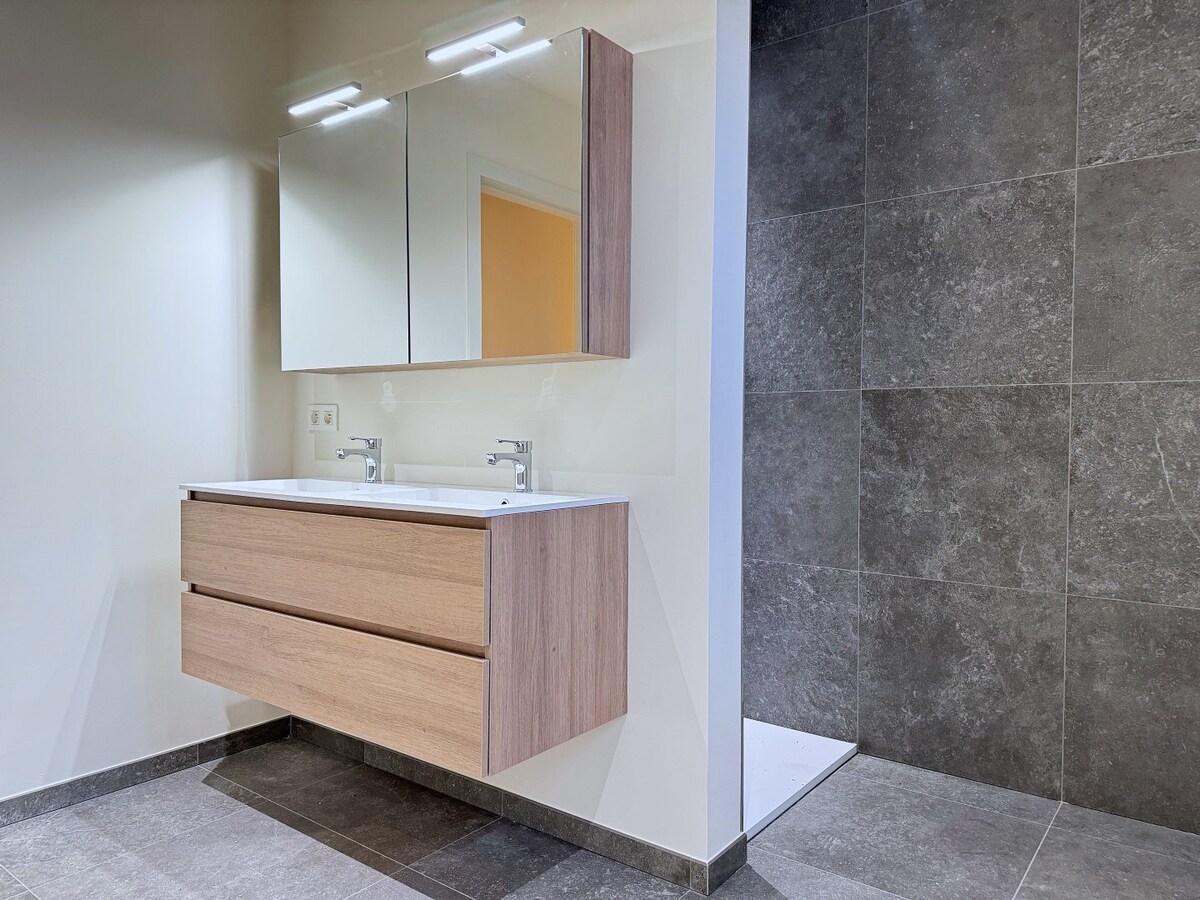 Benedenwoning verhuurd in Ravels