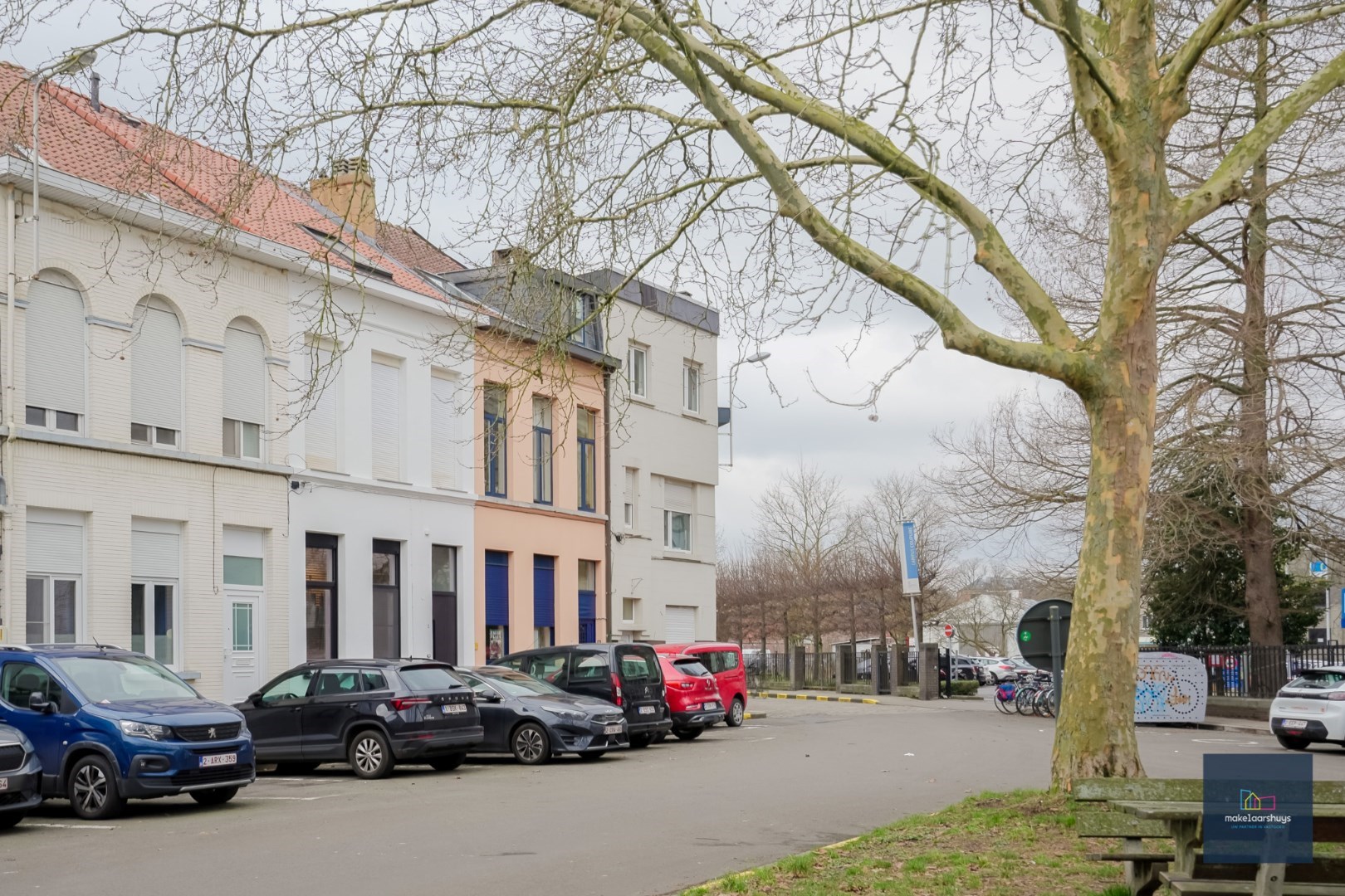 Gunstig gelegen opbrengsteigendom nabij de Coupure 