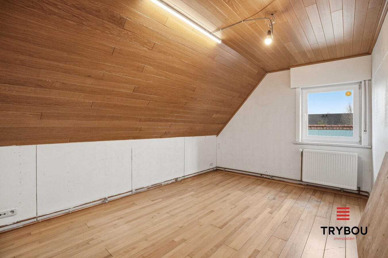 Halfopen bebouwing met 4 slaapkamers in Poelkapelle! 