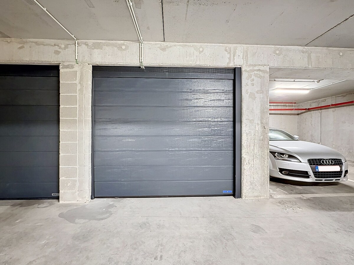 Nieuw appartement met riant terras en garage te centrum Zottegem 