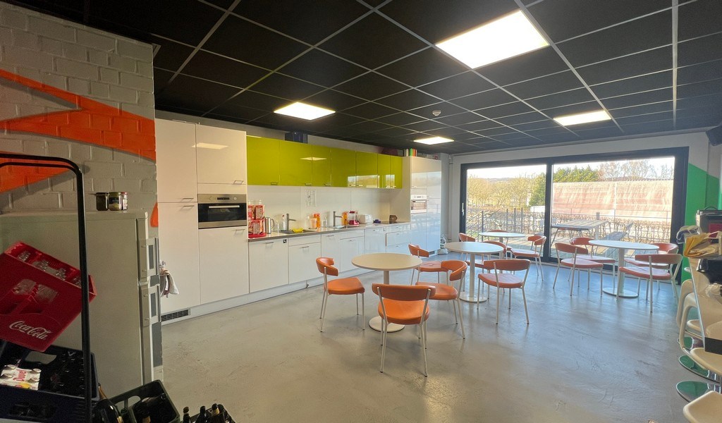 Bedrijfspand te koop in industriezone Klein Frankrijk in Ronse