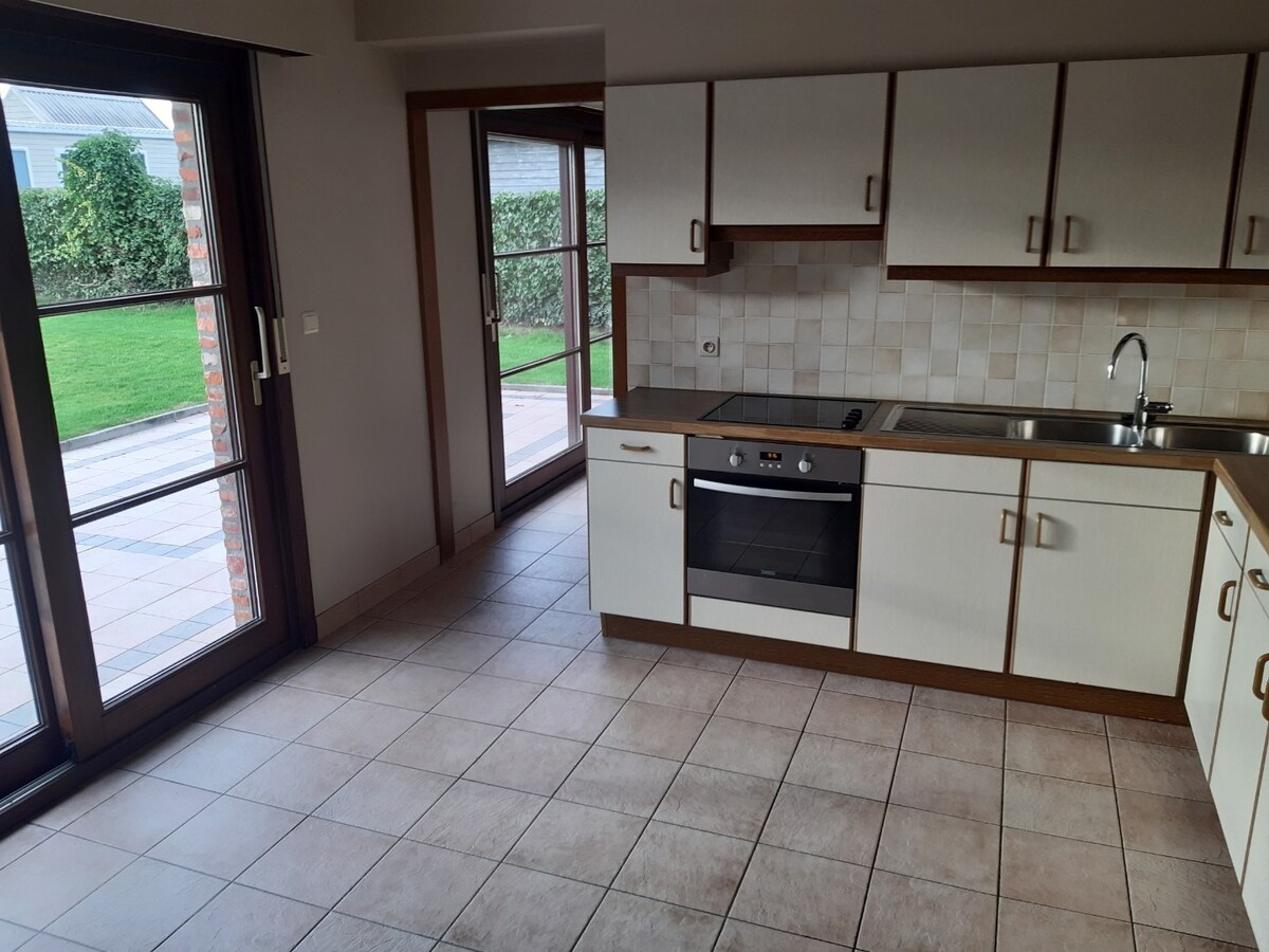 Tijdloze eigendom met tuin (Open Bebouwing). 