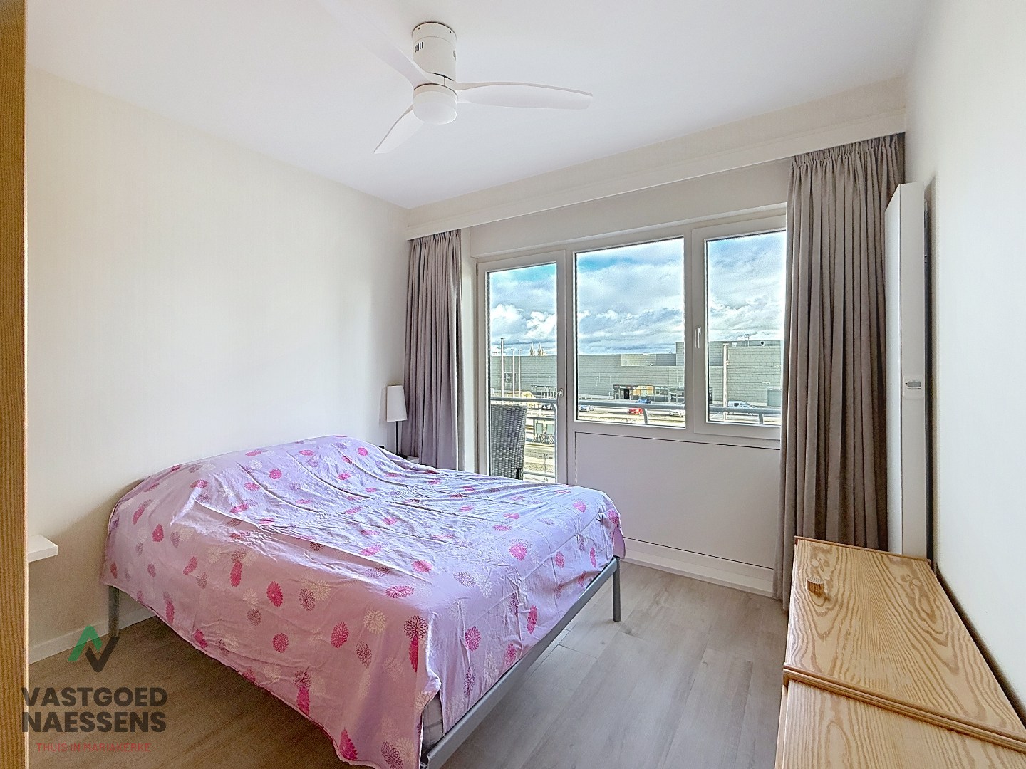 SCHITTEREND VERNIEUWD 3 SLPK APP MET ZICHT OP ZEE EN TERRAS 