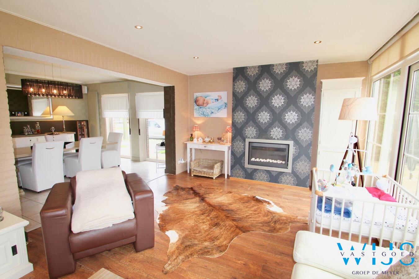 Gezellig &amp; ruim woonhuis in een zeer aangename wijk te Ertvelde ! 