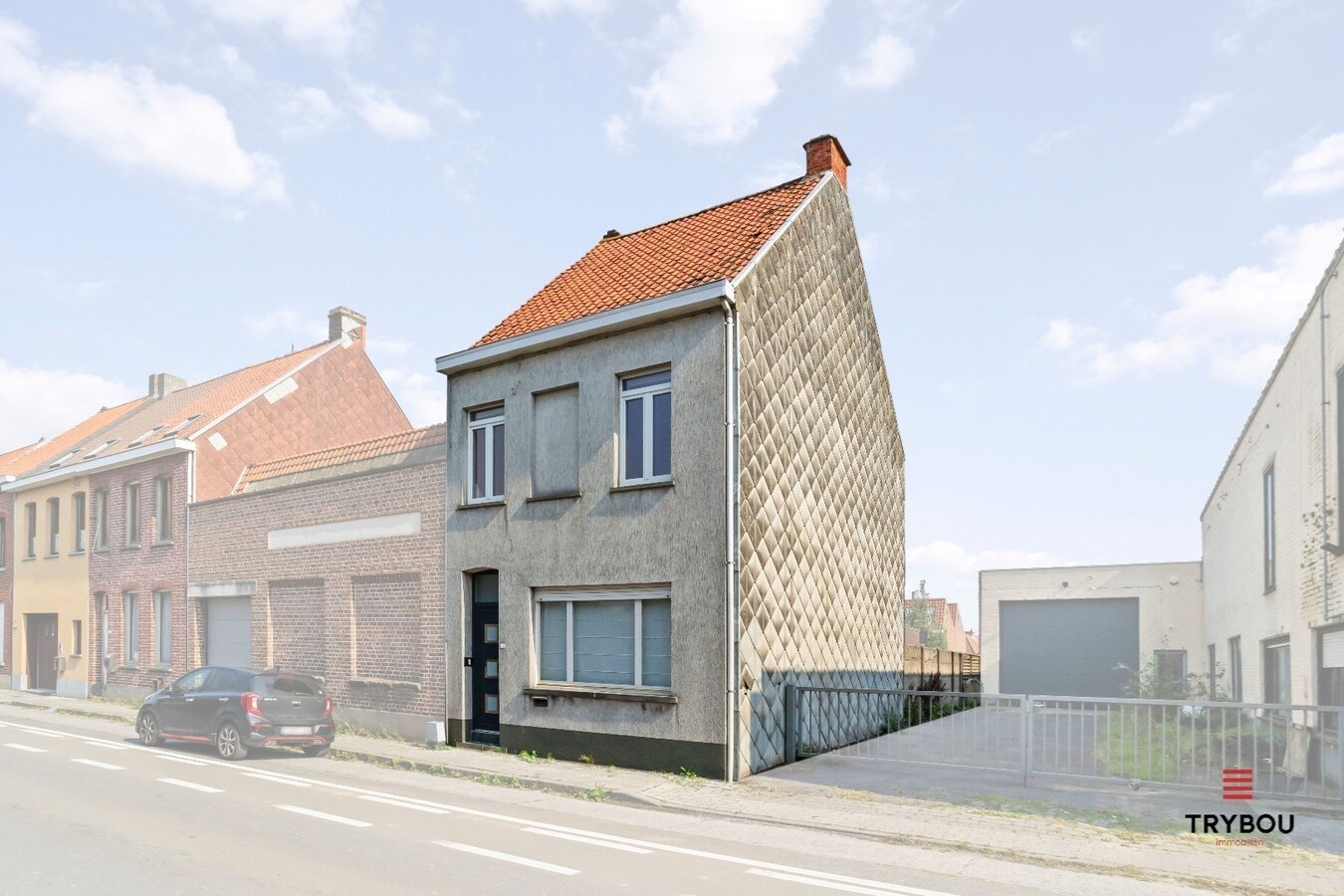 Centraal gelegen halfopen woning te Bavikhove 