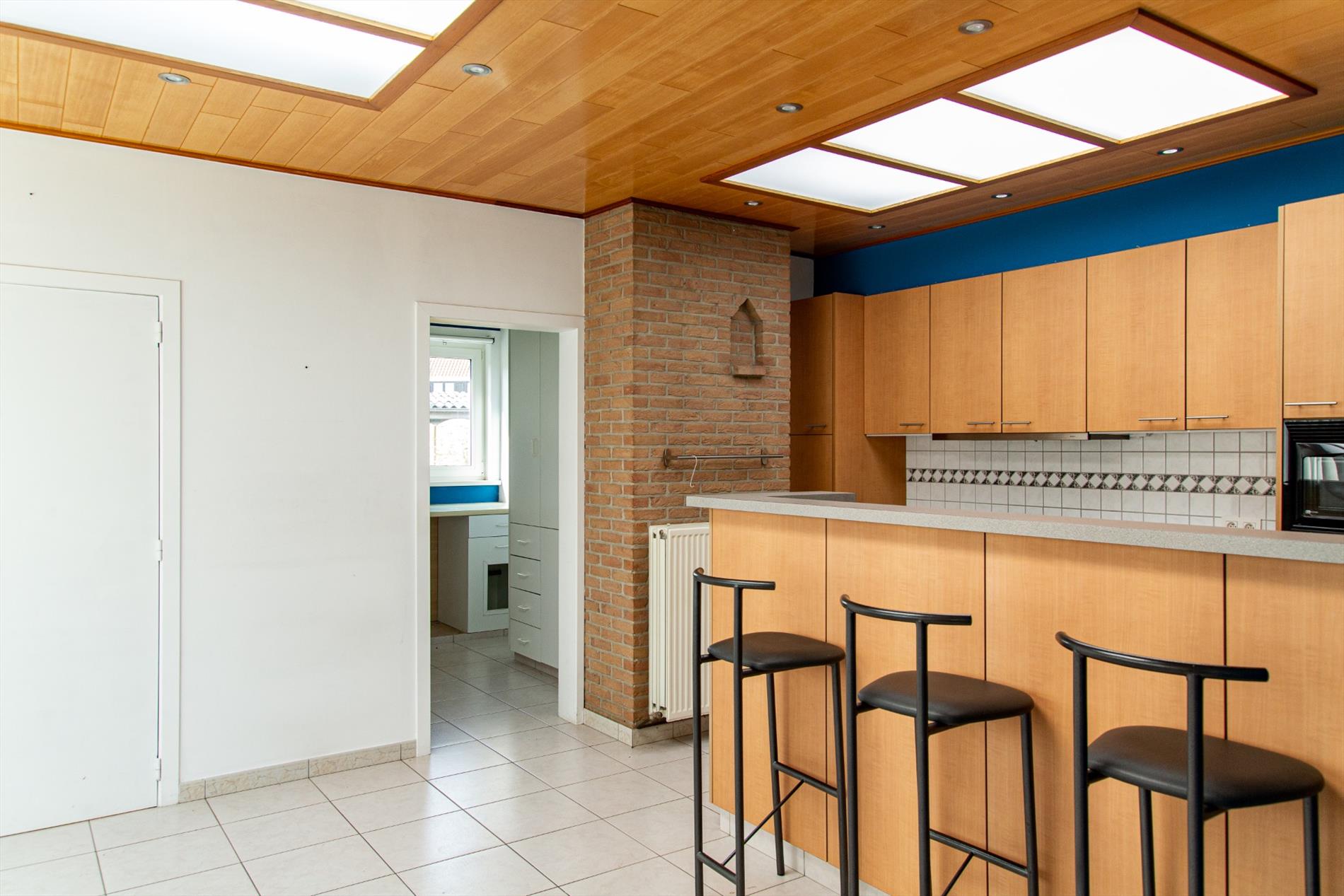 Halfopen bebouwing met 5 slpks te Eeklo 