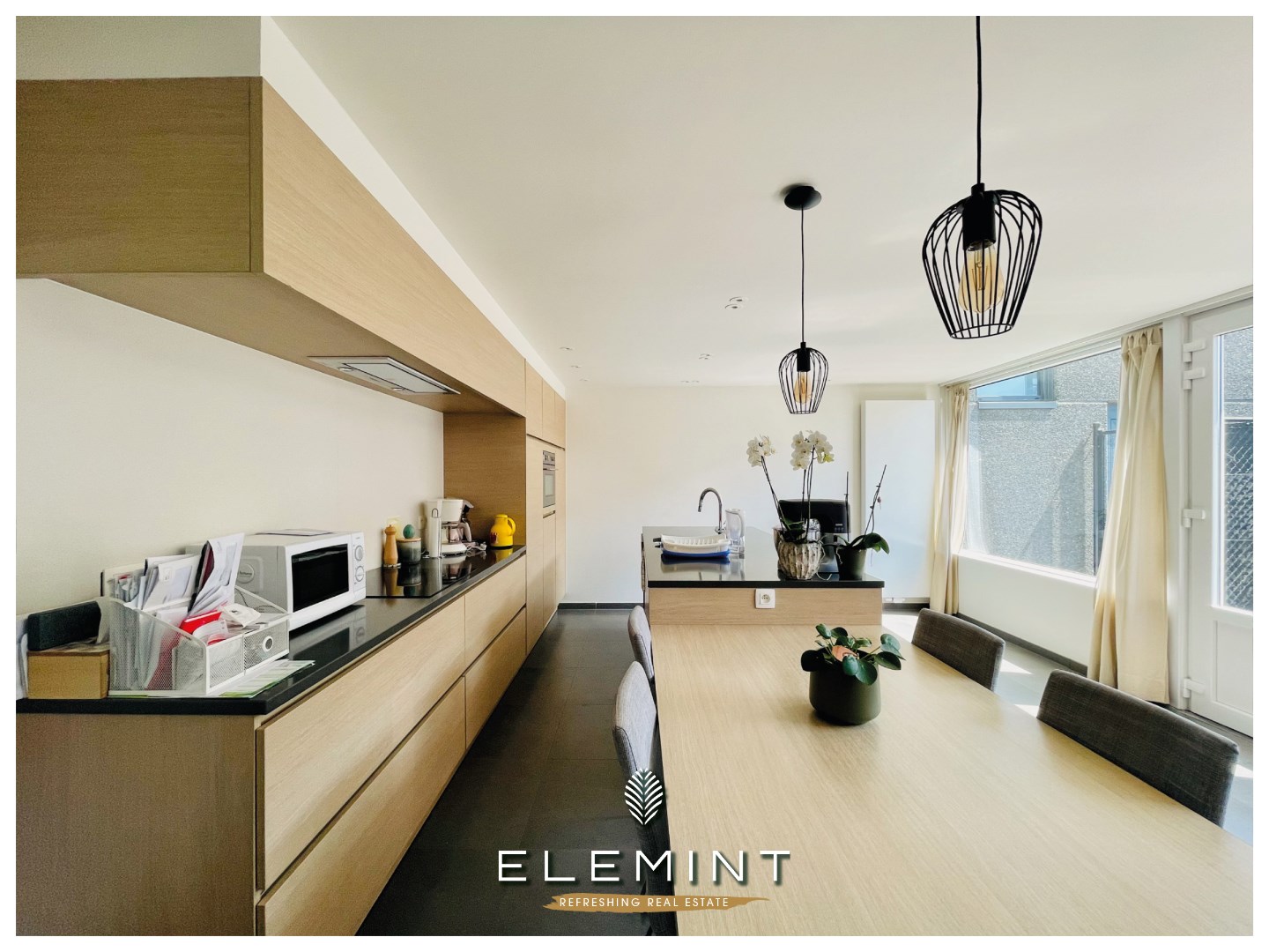 Woning met recent magazijn 