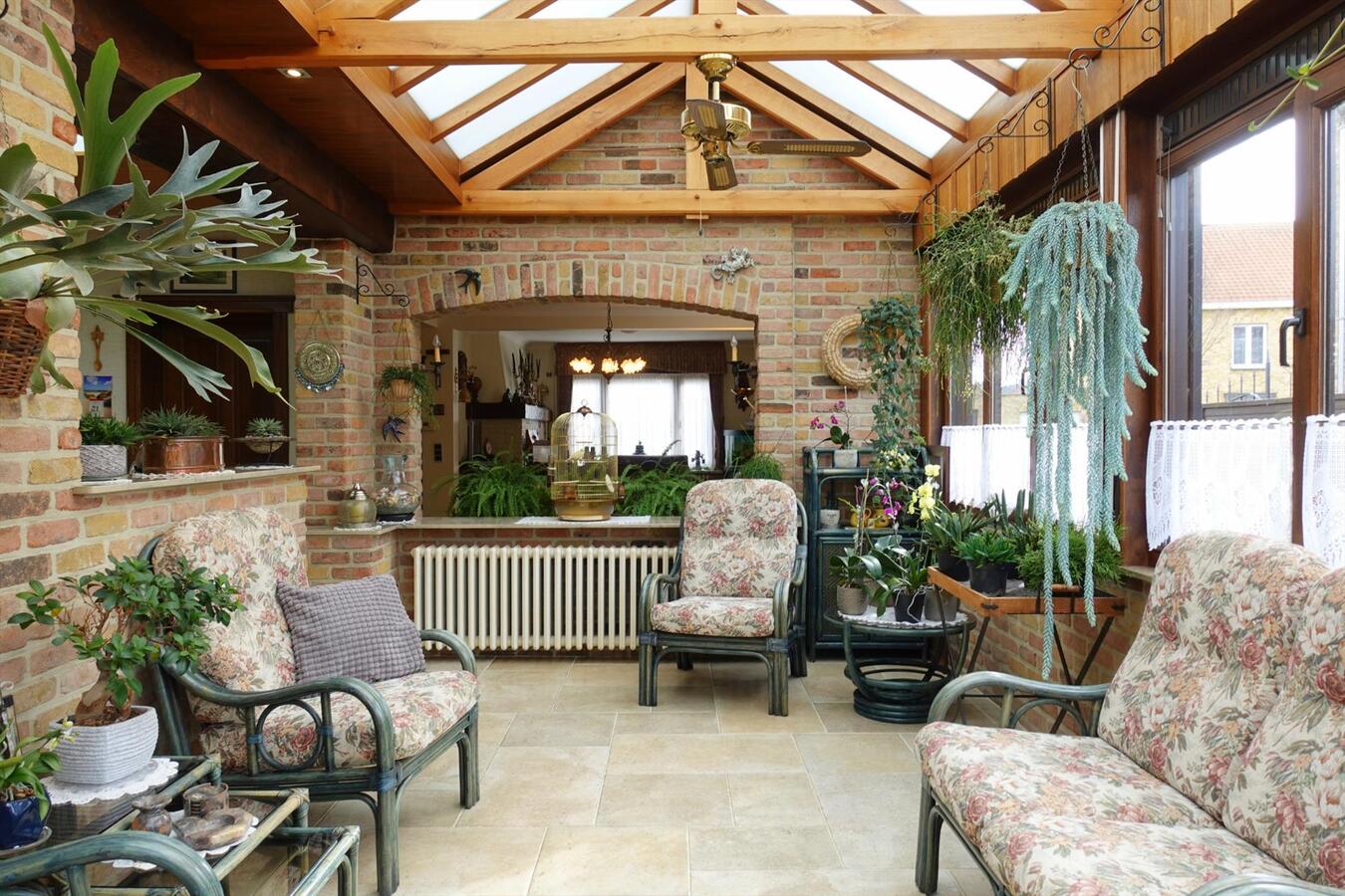 Uitzonderlijke woonst met werkplaats 