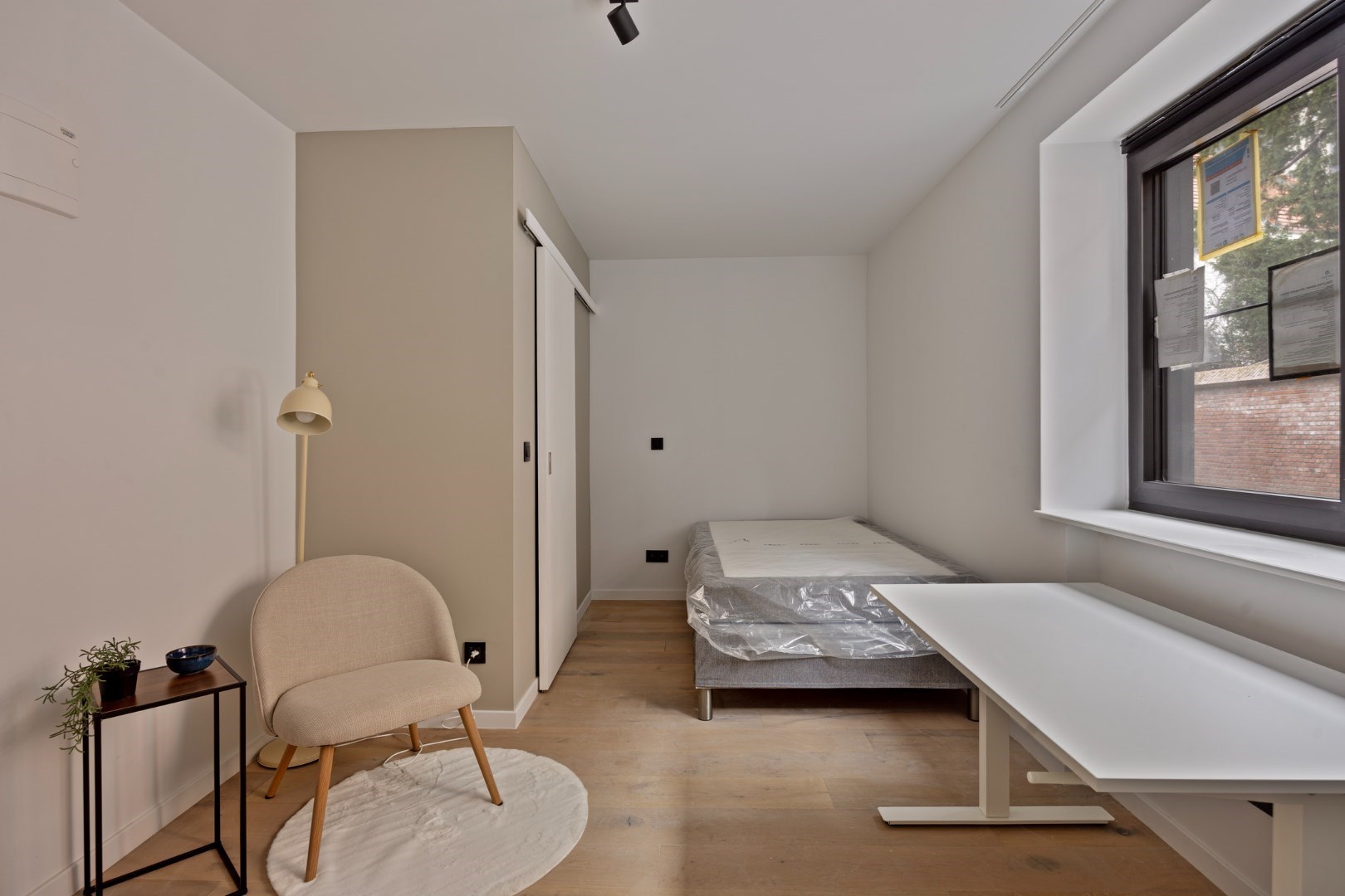 Volledig gerenoveerde en gemeubelde studentenkamers met privé-sanitair. 