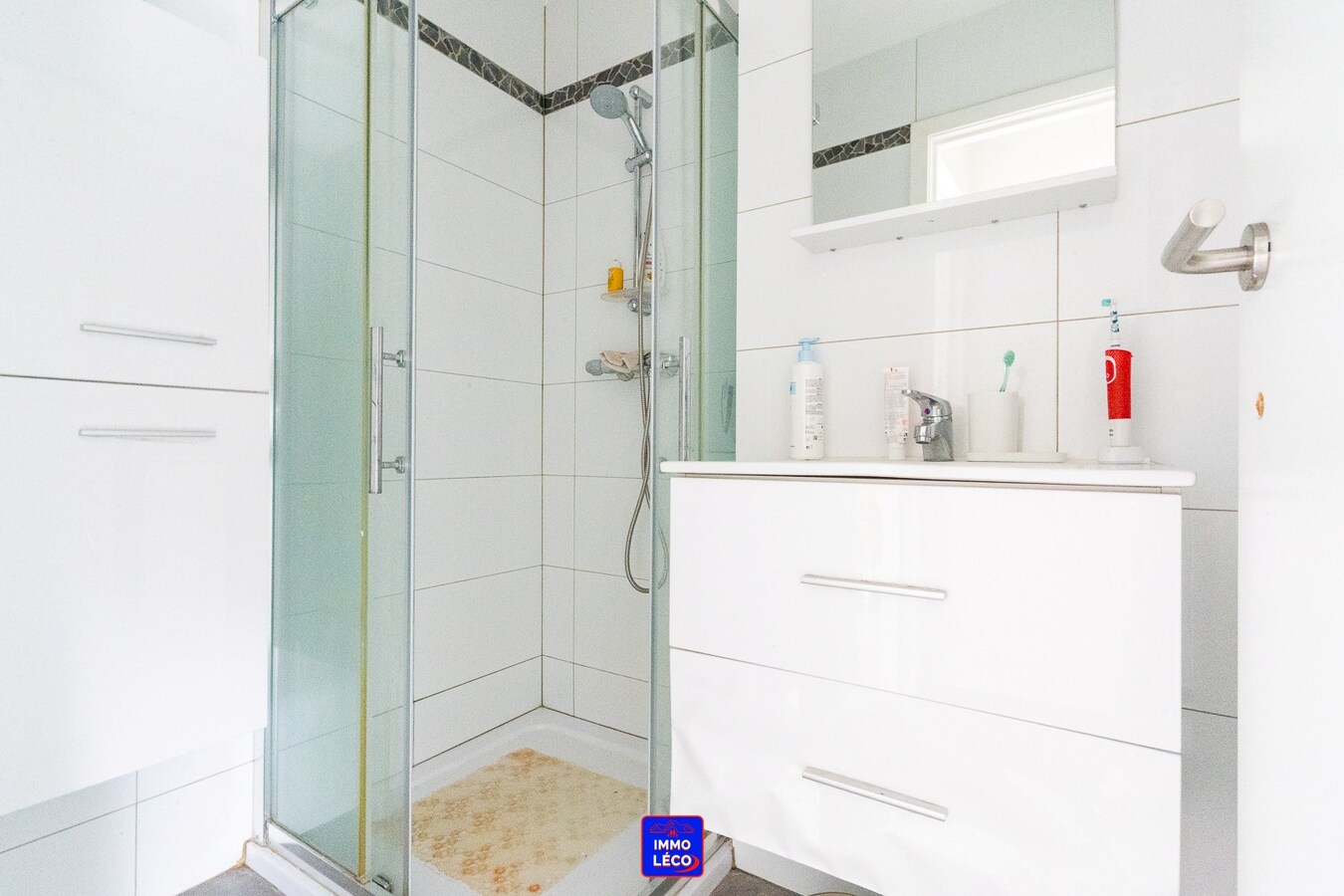 Maison rénovée avec jardin et garage, beaux volumes ! 