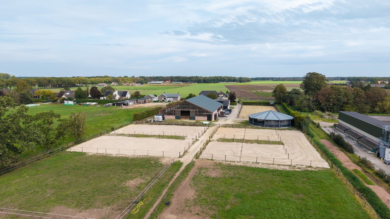 Stunning equestrian estate on approximately 3.5 ha/8.65 acres in Poppel 