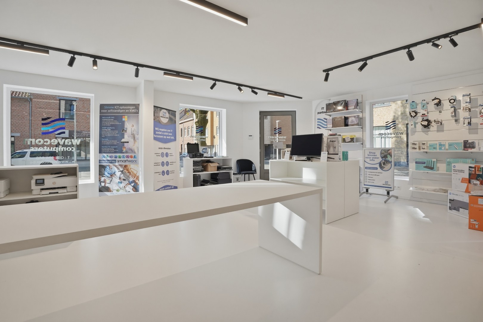 Instapklaar en hoogwaardig handelspand (122 m²) op topligging in Nieuwpoort Stad 