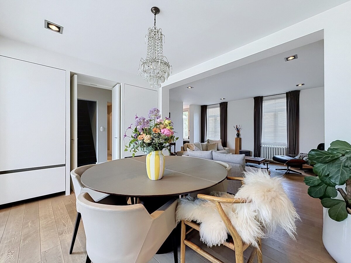 Architecturale parel met gemengde bestemming te Oombergen 