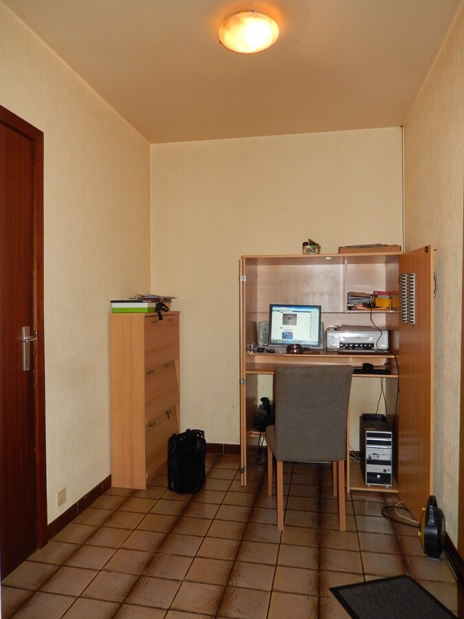 Op te frissen alleenstaande woning 