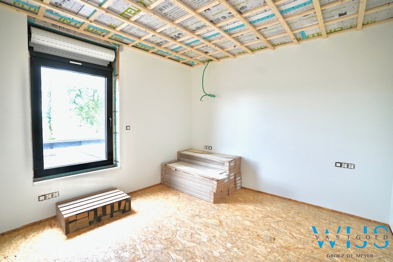 Nieuwbouw met 5 slaapkamers op een prachtig perceel te EEKLO ! 