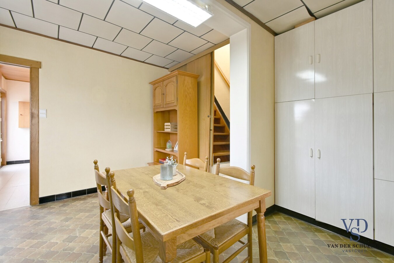 Te renoveren woning met uniek uitzicht op de omliggende akkers 