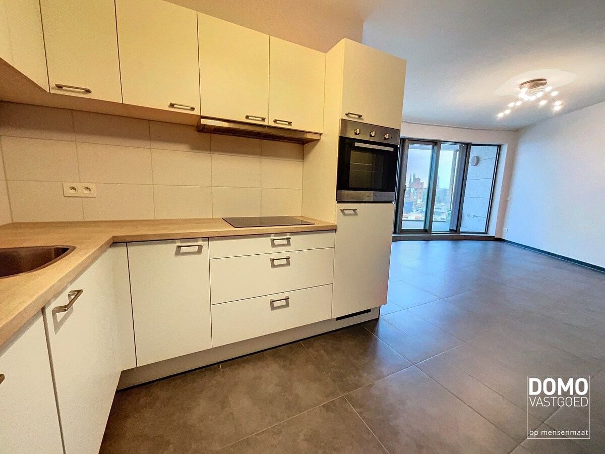 Appartement in het centrum van Hasselt met 2 slaapkamers, 1 ondergrondse parkeerplaats en een mooi terras, 91m² bewoonbare oppervlakte 