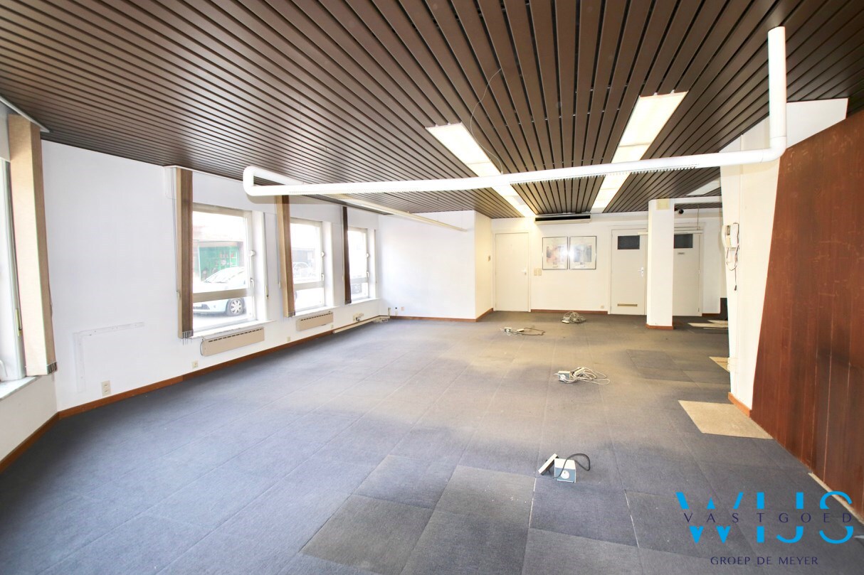 Goed gelegen handelspand te Wachtebeke ! 