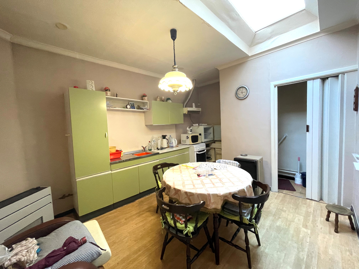 Rijwoning met 2 slaapkamers te centrum Roeselare 