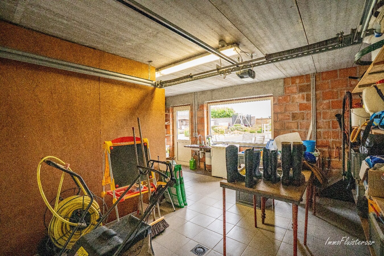 Woning met paardenstallen en loods op ca. 50 are te Rillaar 