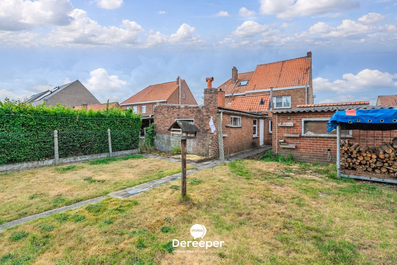 Te renoveren halfopen woning met zuidgerichte tuin op 571 m² in Jabbeke 