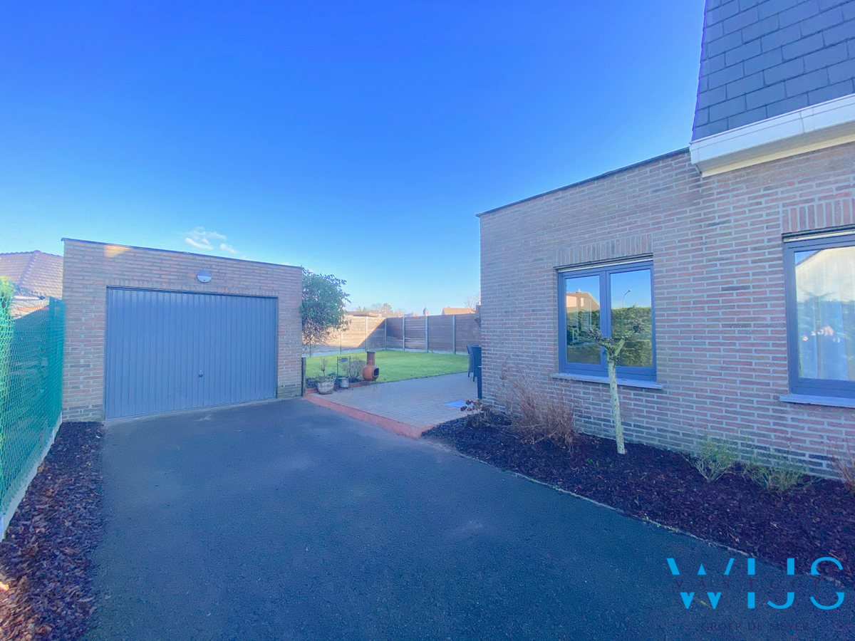 Instapklare woning in een rustige woonwijk te ERTVELDE! 