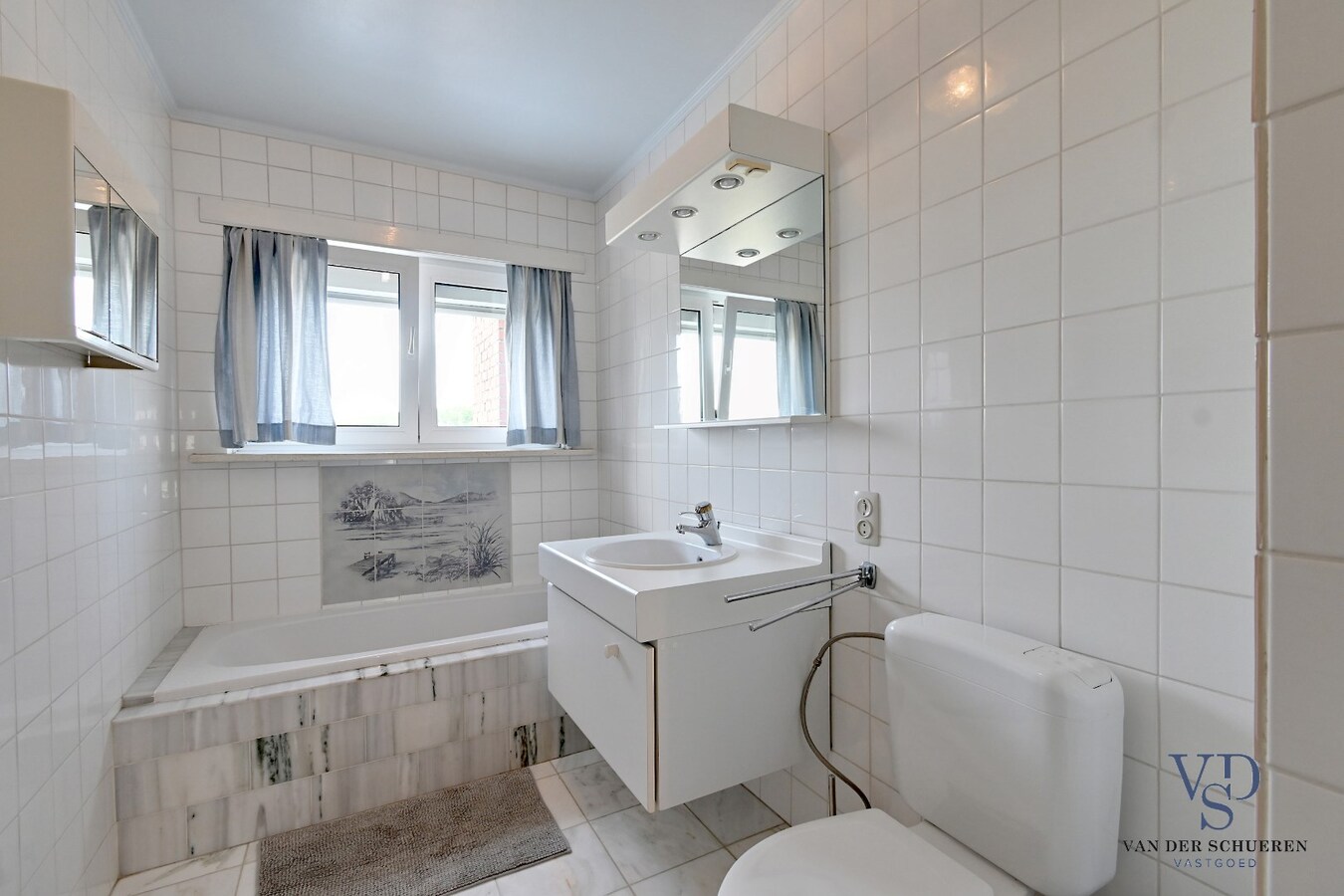 Degelijke, ruime eigendom in rustige residentiële wijk 