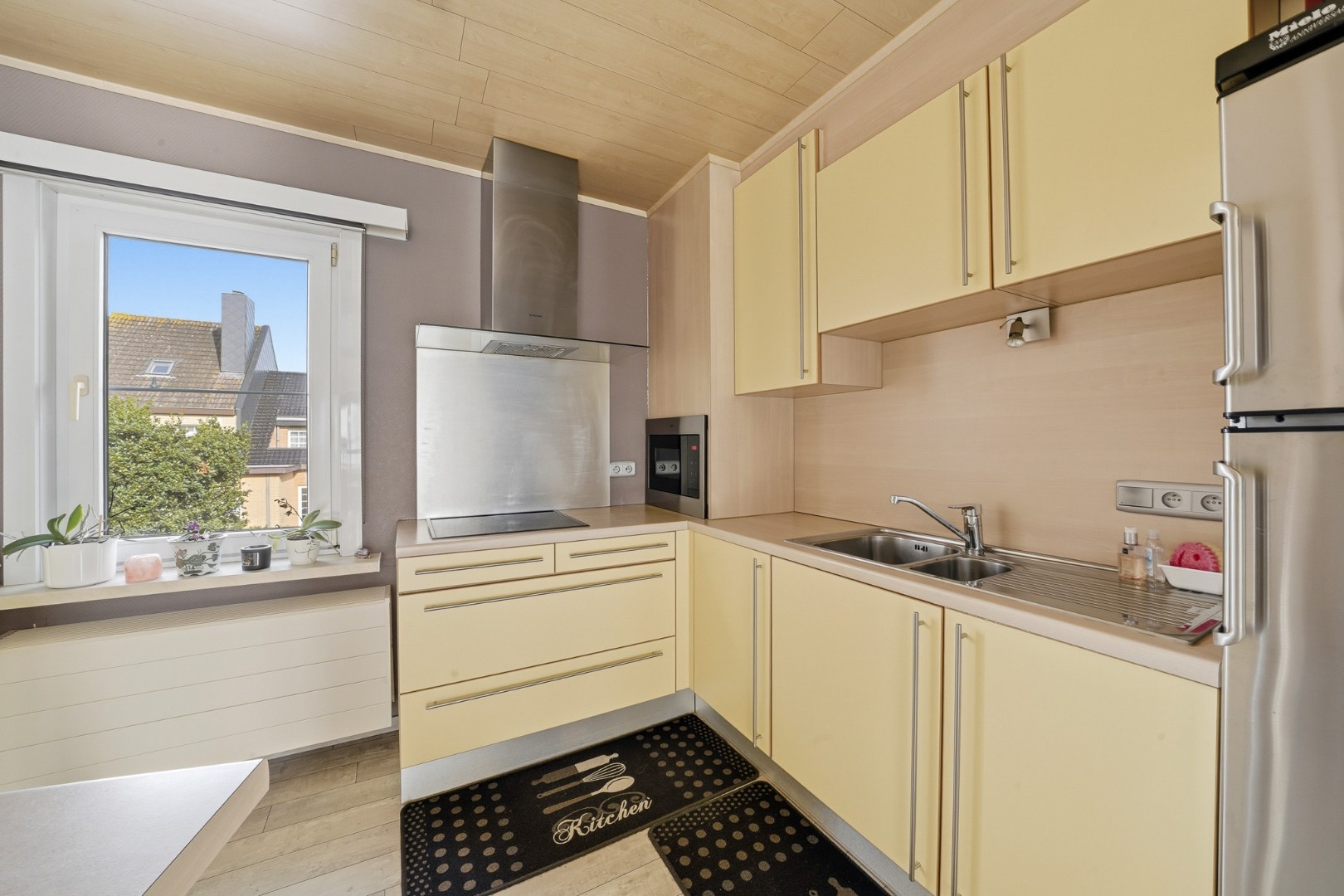Instapklare bel-étagewoning met dubbele garage te Stene 