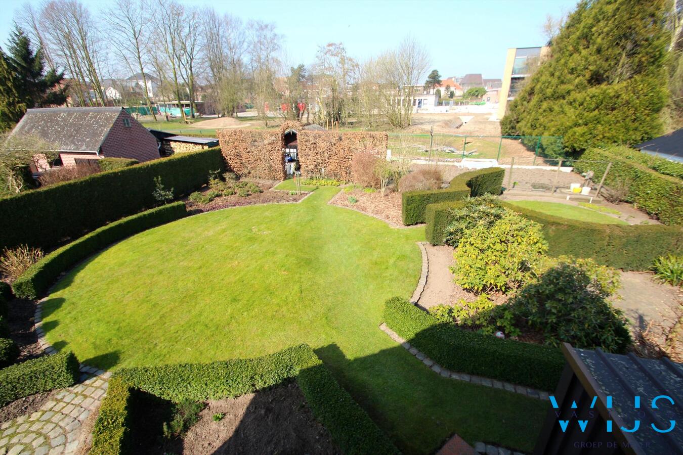 Prachtige instapklare tot in de puntjes onderhouden woning te Wachtebeke ! 