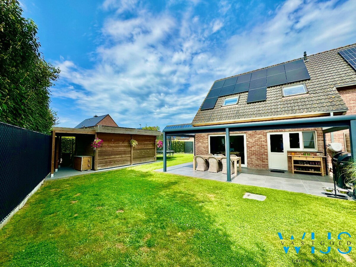 Prachtig woonhuis in een rustige woonwijk ! 