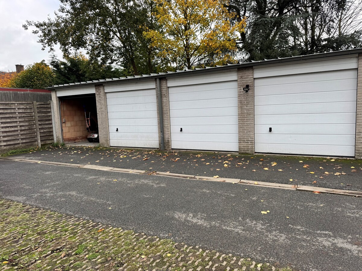 Instapklaar appartement met 2 slaapkamers en garage te Torhout 