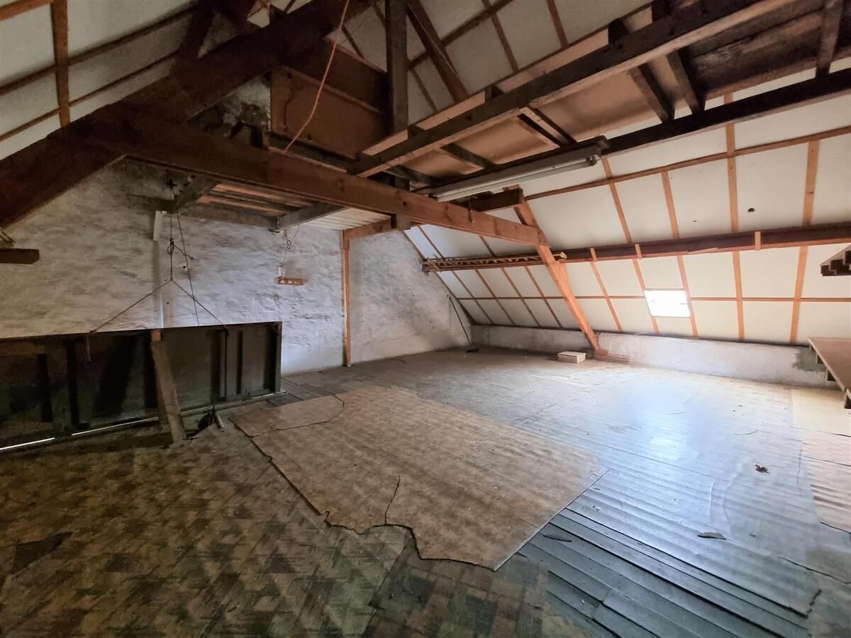 Ruime, te renoveren woning met klein atelier - Zeebrugge 