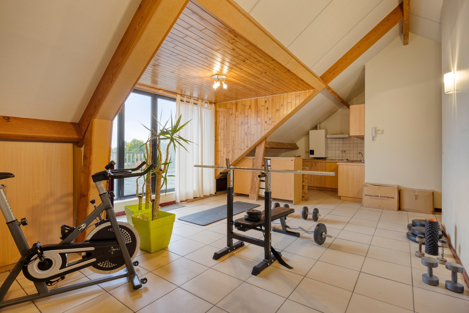 Instapklaar dakappartement met 1 slpk. in centrum Olmen! 