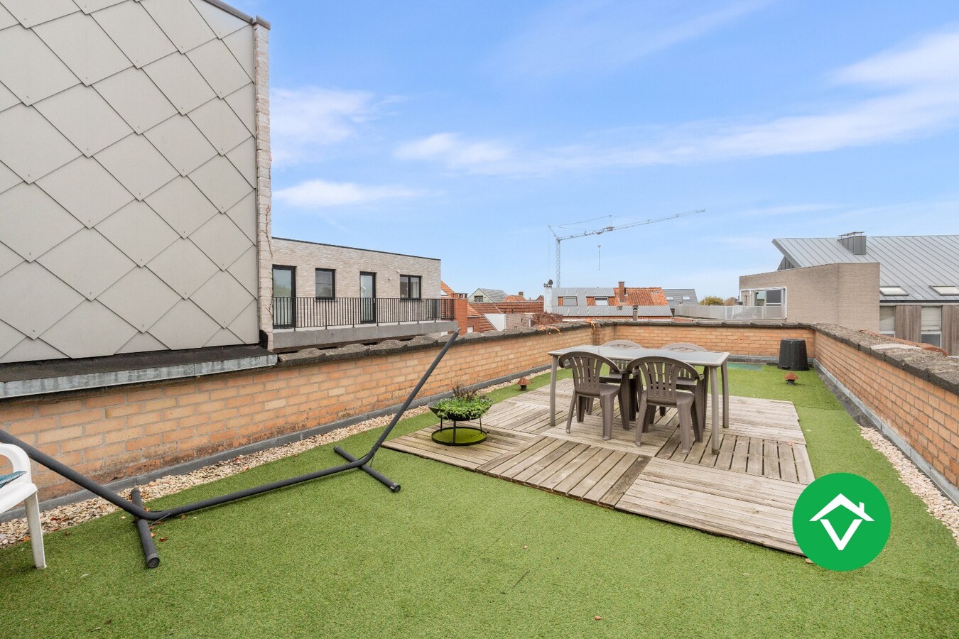 Appartement met 2 slaapkamers en groot terras  in centrum Aartrijke 