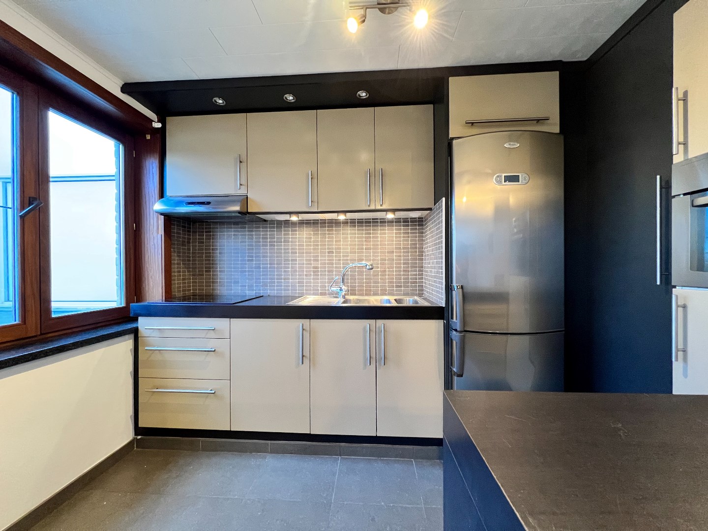 Ruim en zonnig 1 slaapkamer appartement 