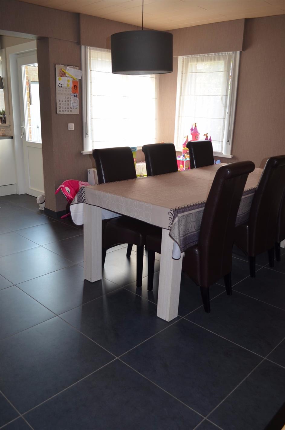 Gerenoveerde gezinswoning gunstig gelegen te Maldegem 