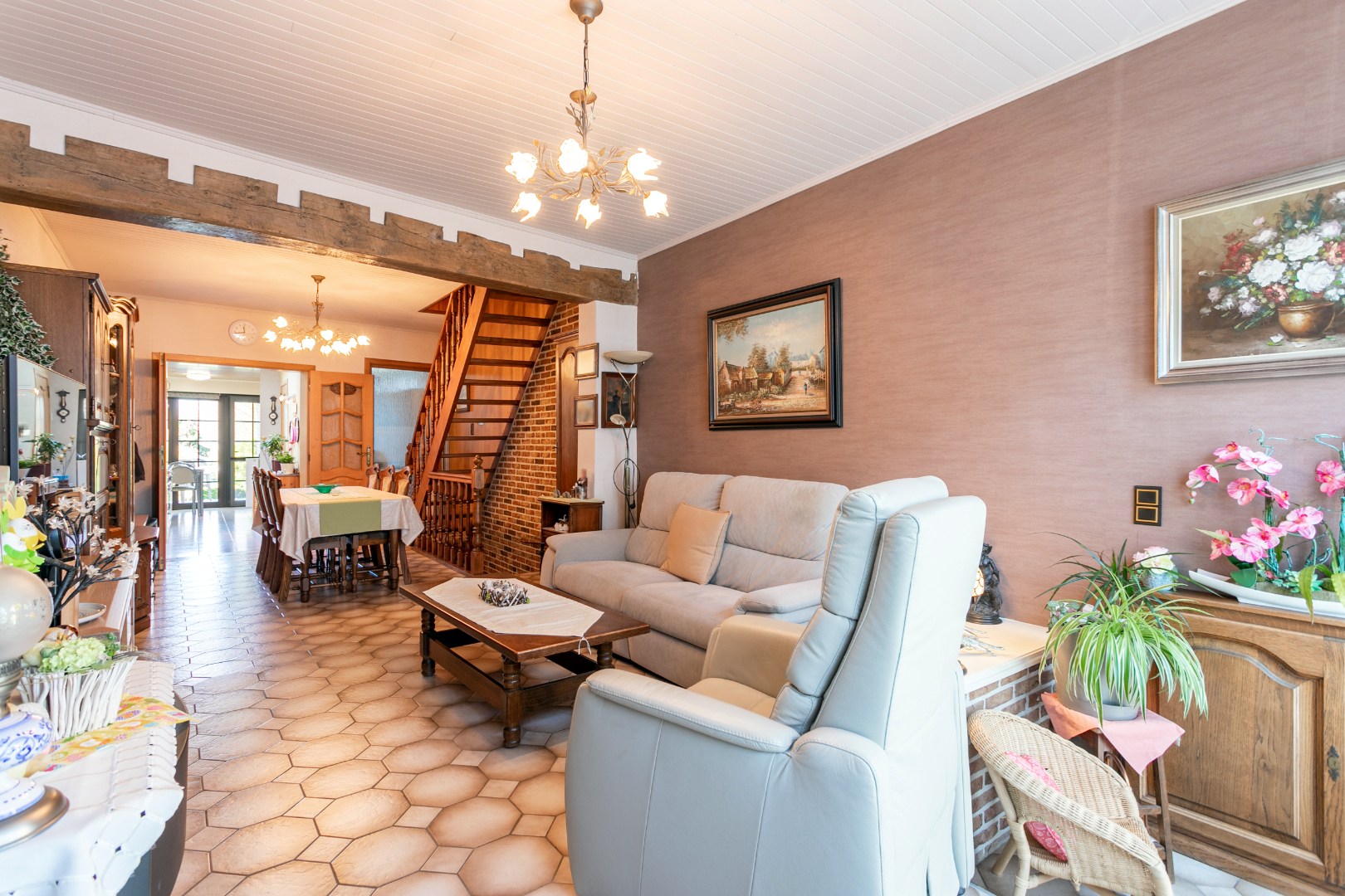 Woning met 2 slpk en ruime tuin (8a60) 