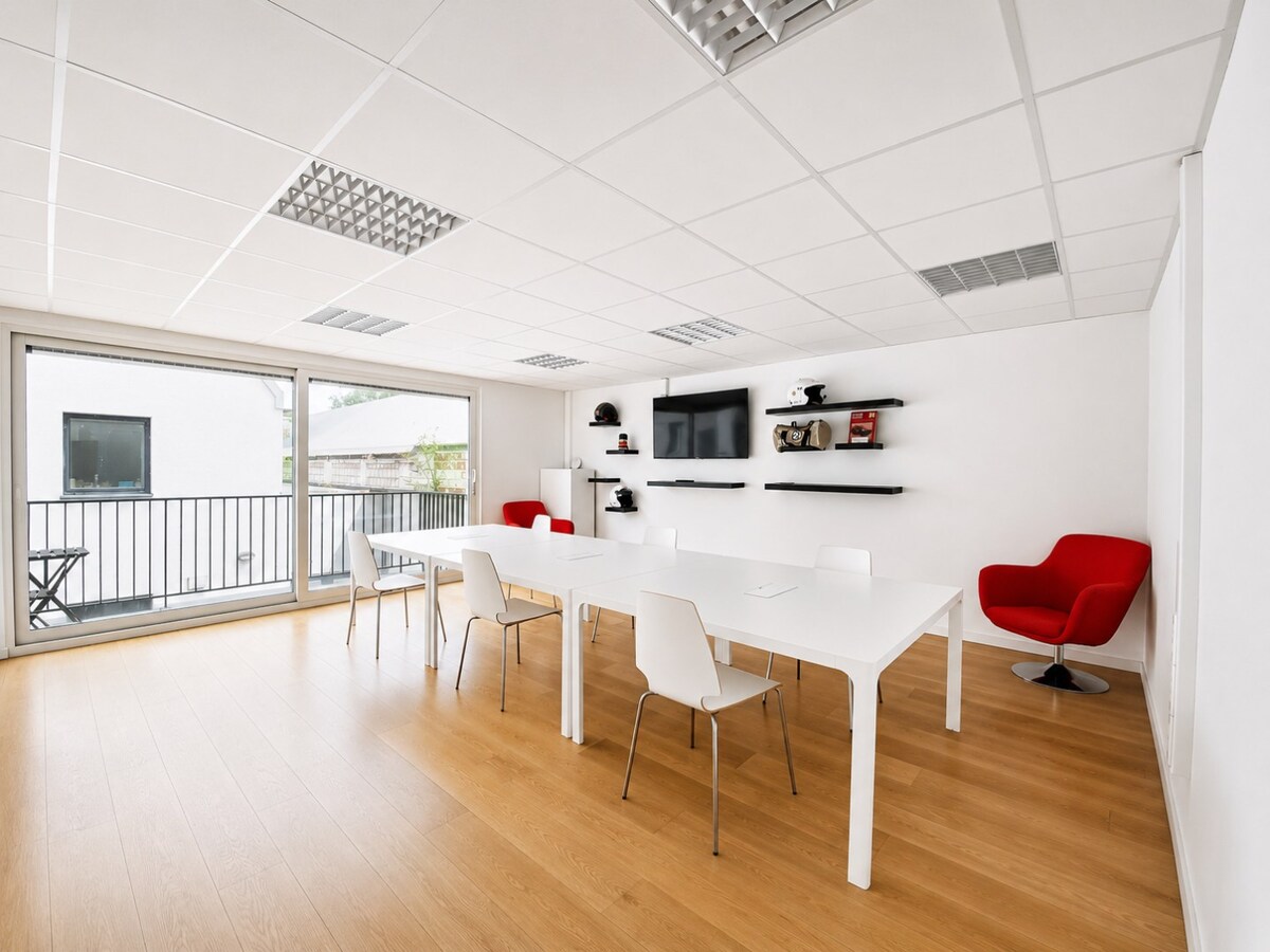 Bureaux à louer, idéalement situés à Tournai ! 