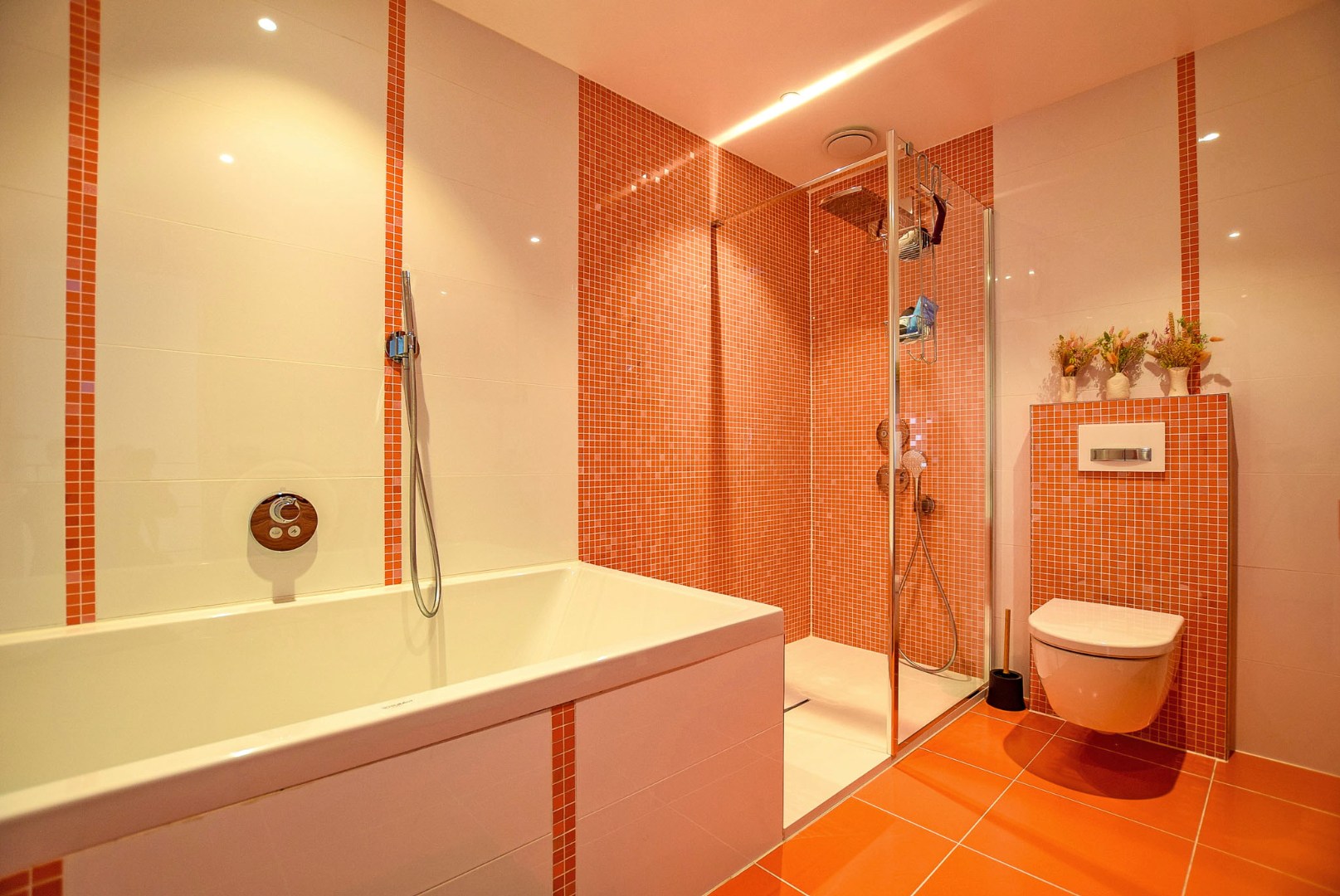 Instapklare, energiezuinige woning met aparte gastenunit in het hartje van Veurne. 