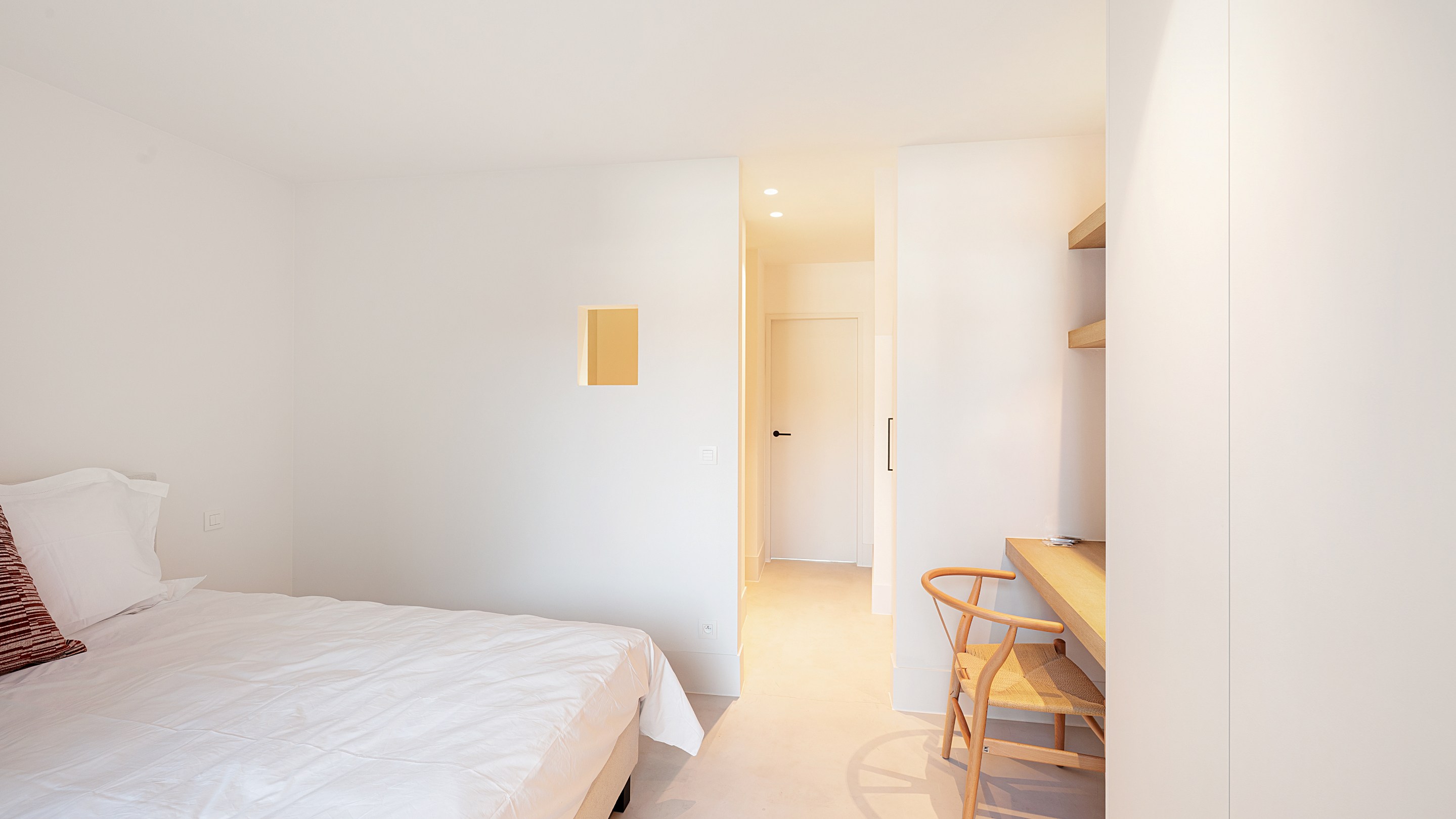 Top afgewerkte nieuwbouwwoning met 4 slaapkamers in het oude Knokke. 
